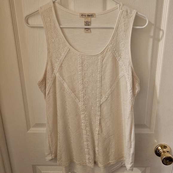 Lace tank top - Picture 1 of 4